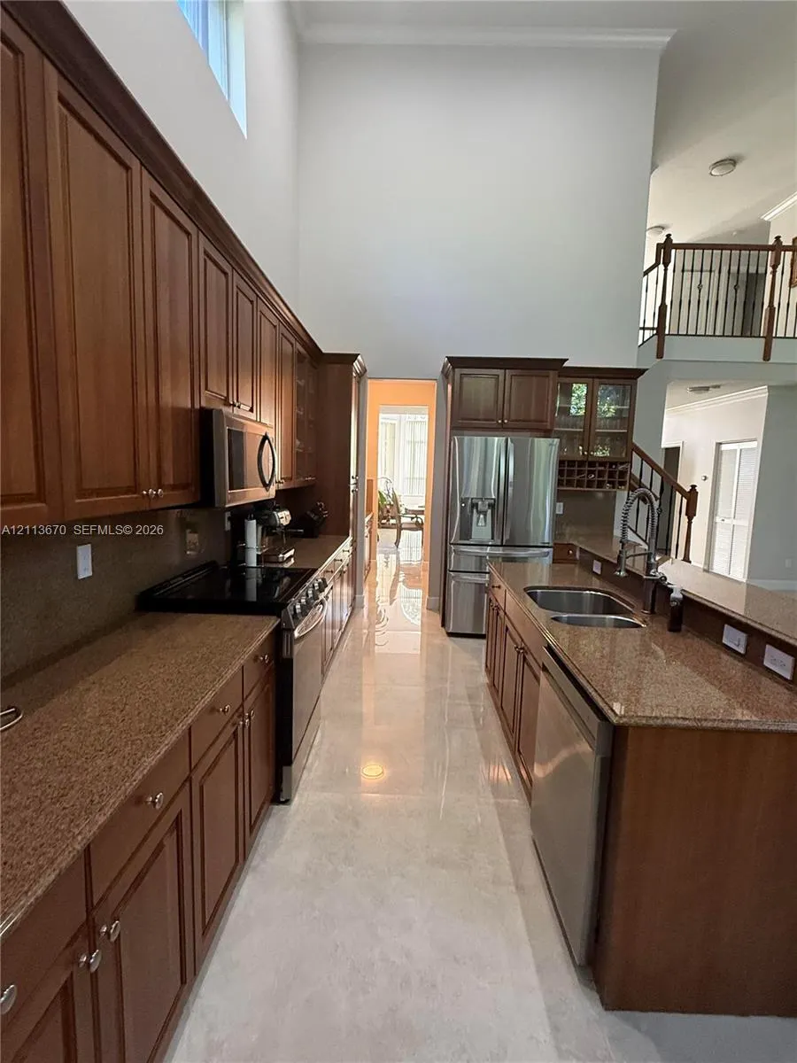 1600 W Classical Boulevard
