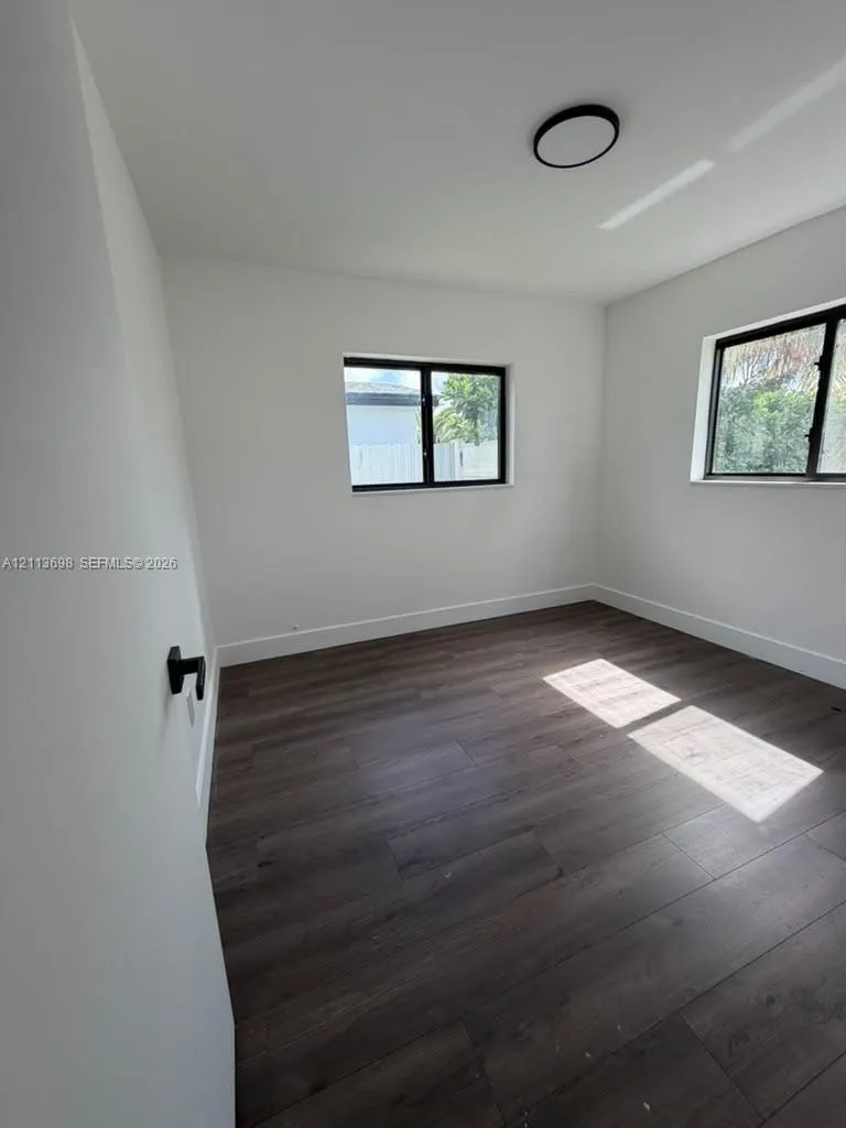 115 NE 205th Terrace