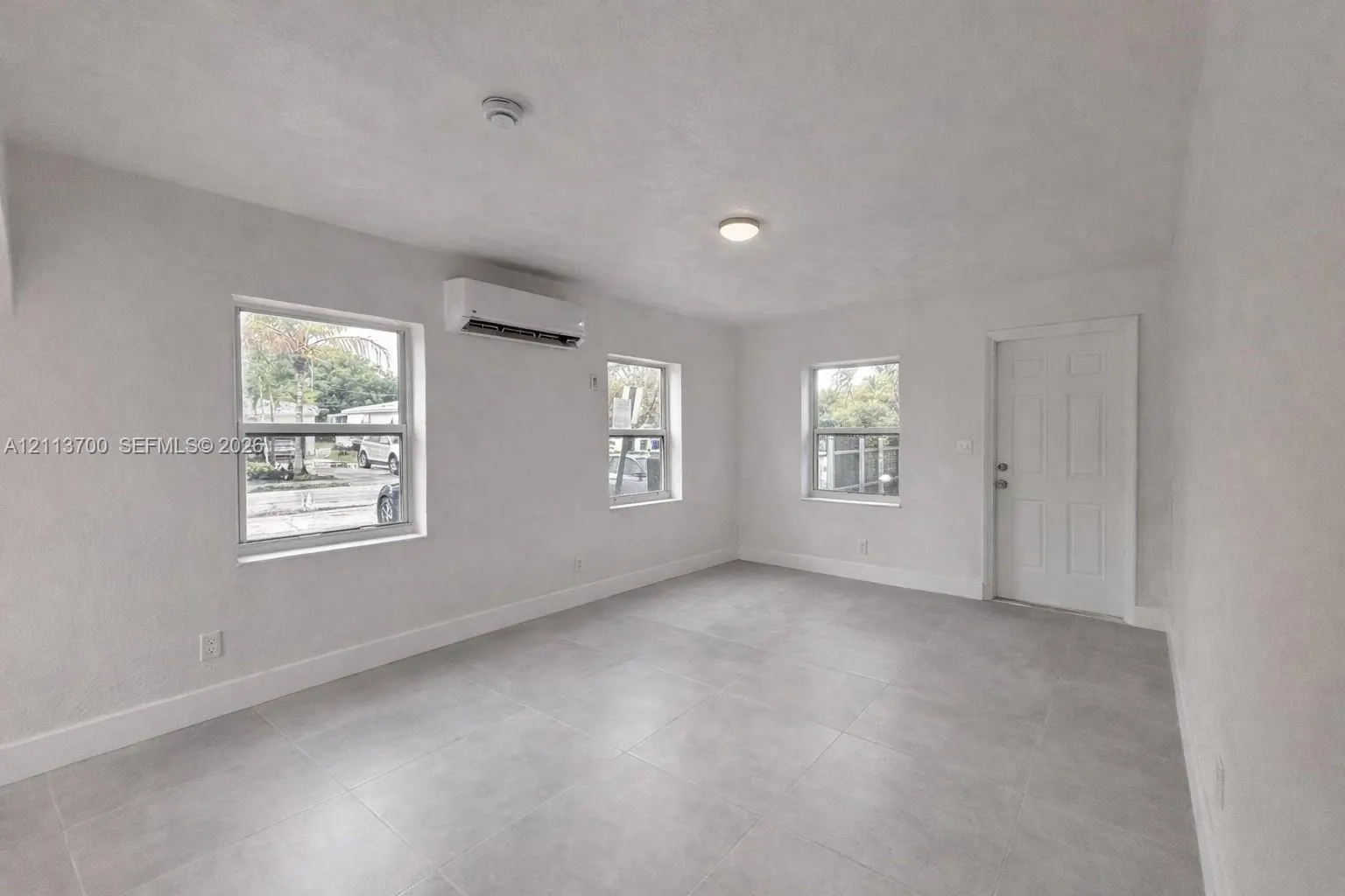 2707 Lincoln Street #17-18