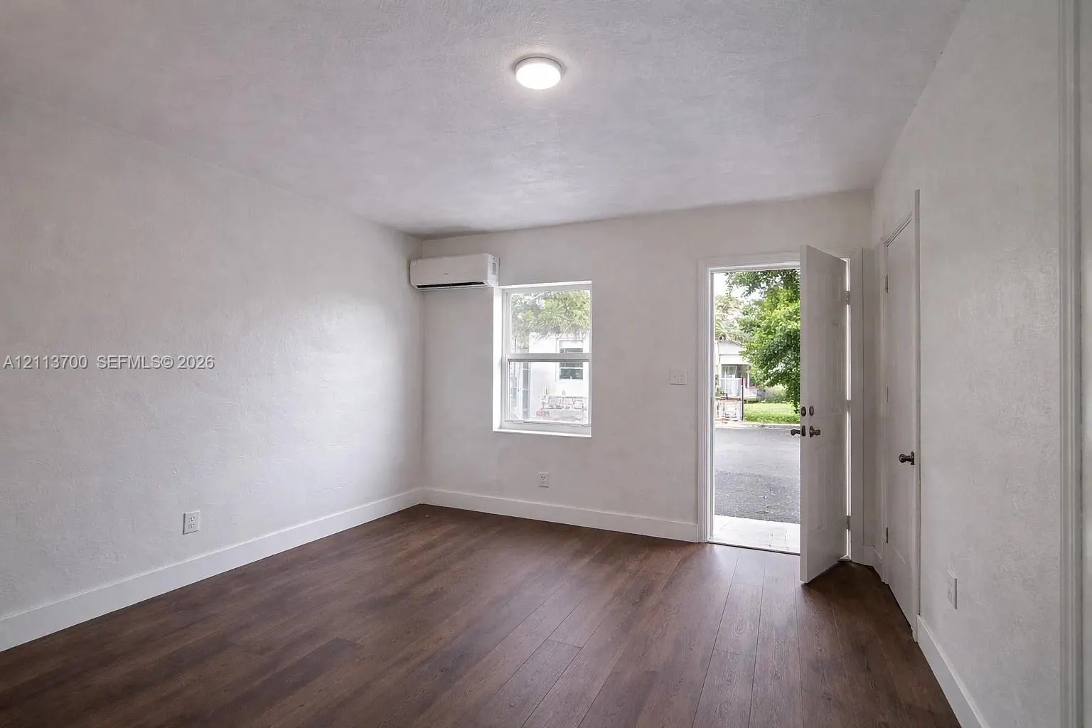 2707 Lincoln Street #17-18