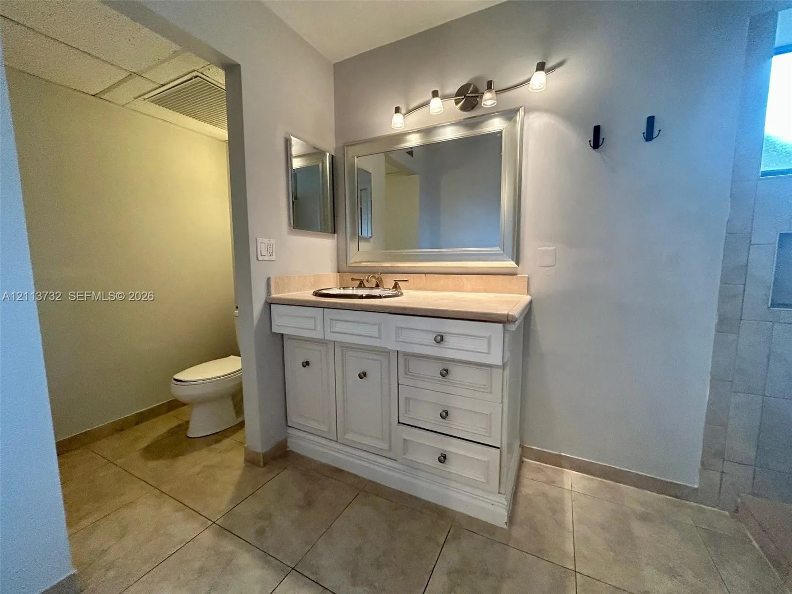 645 Executive Center Drive #R107
