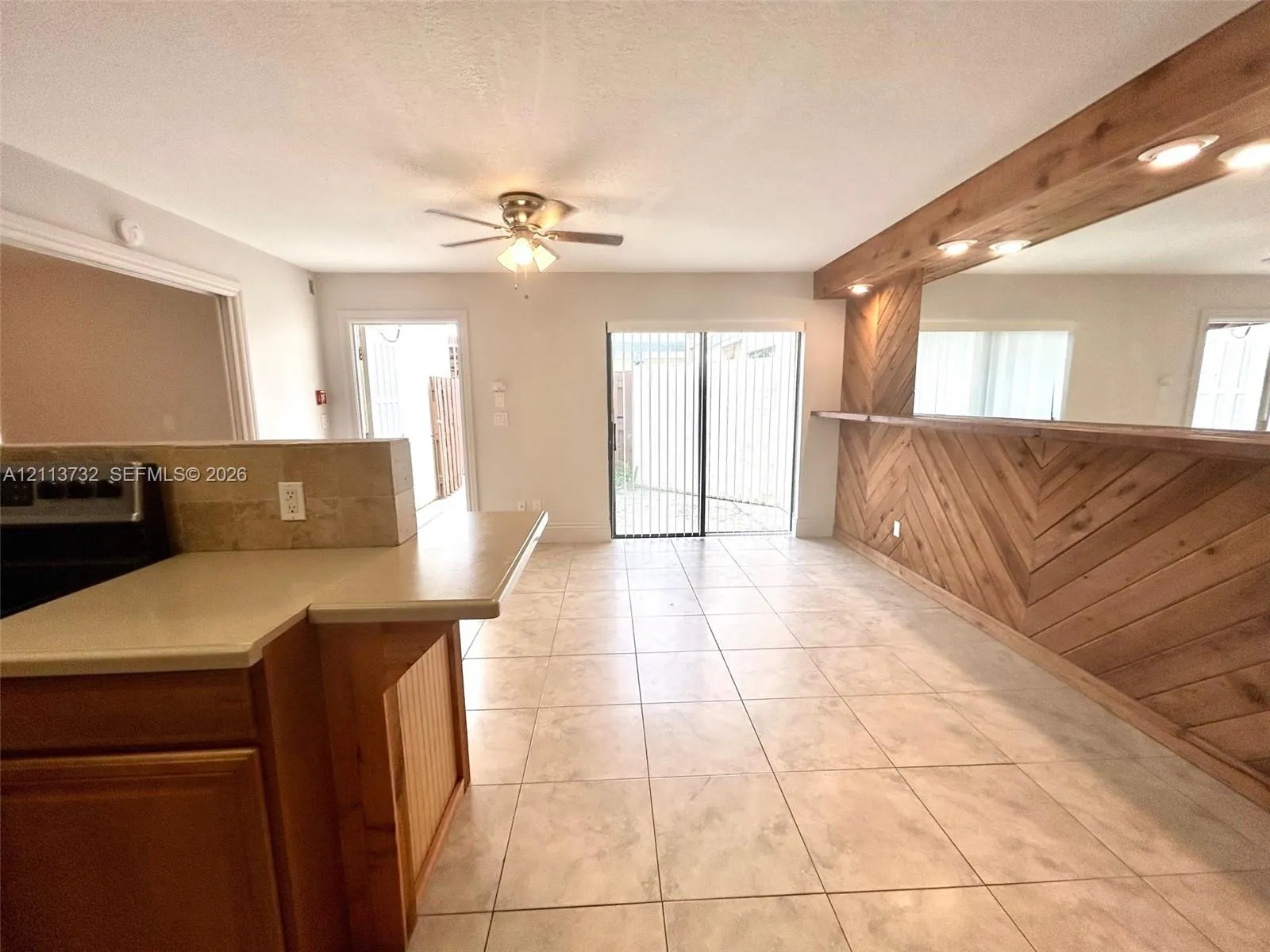 645 Executive Center Drive #R107