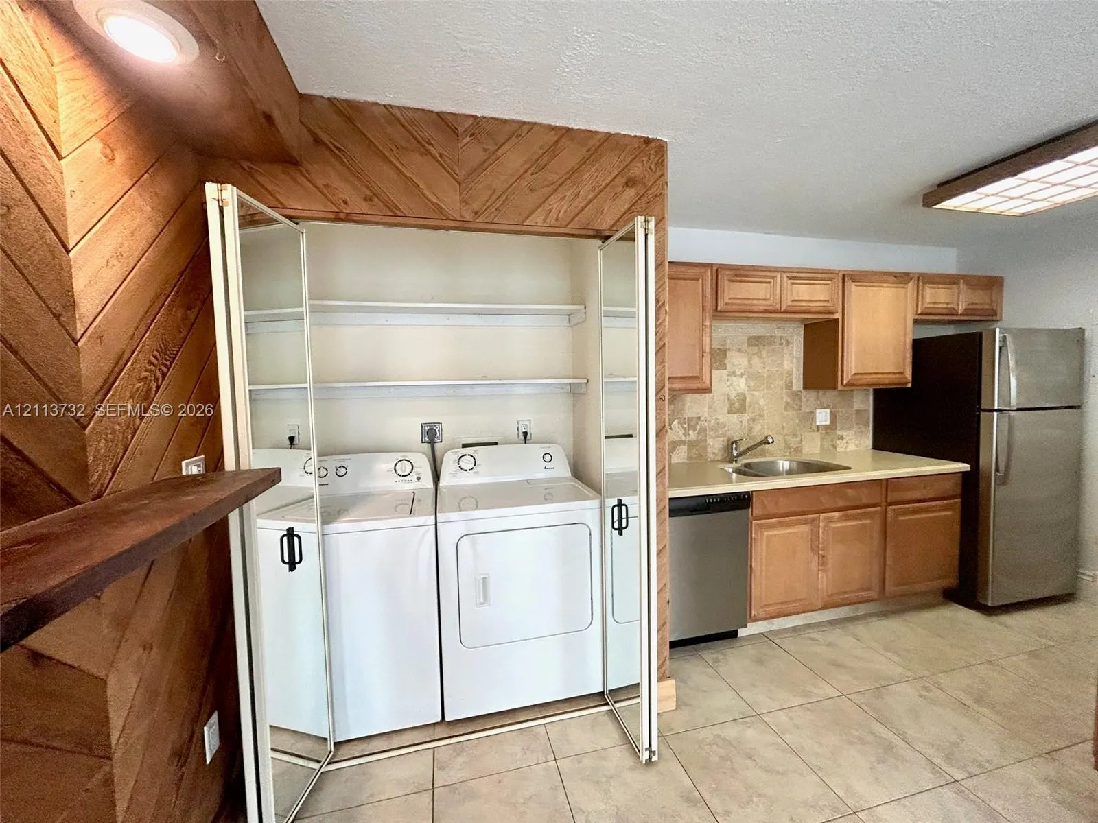 645 Executive Center Drive #R107