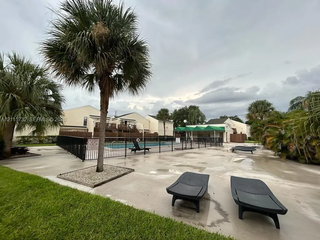 645 Executive Center Drive #R107