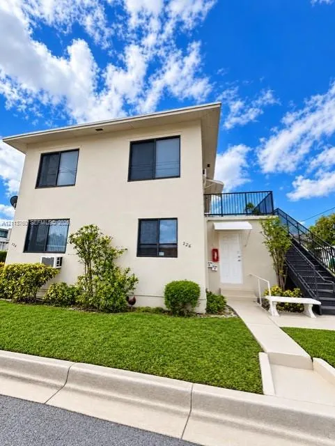 226 SW 21st Avenue #U