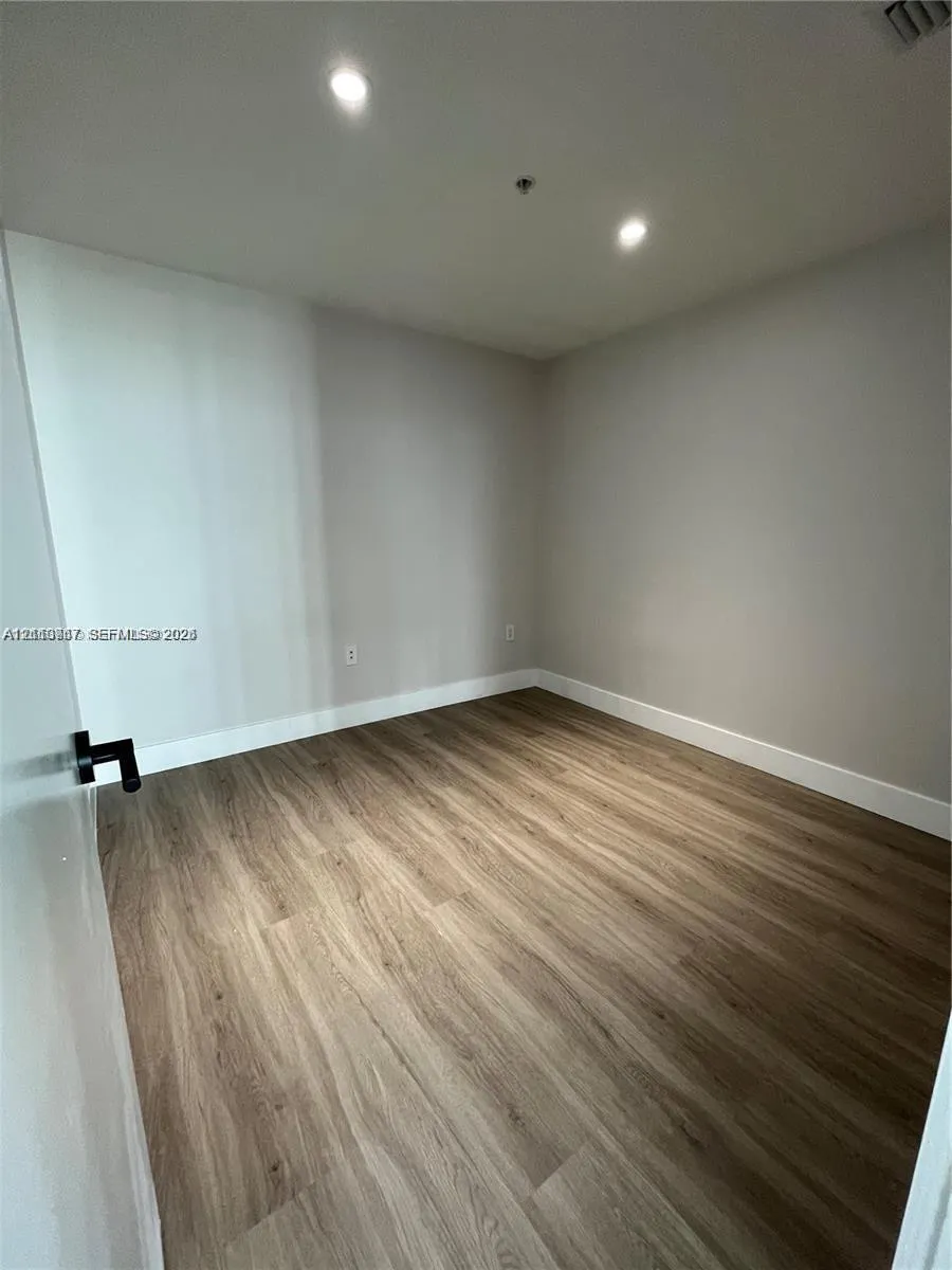 253 NE 2nd Street #1408