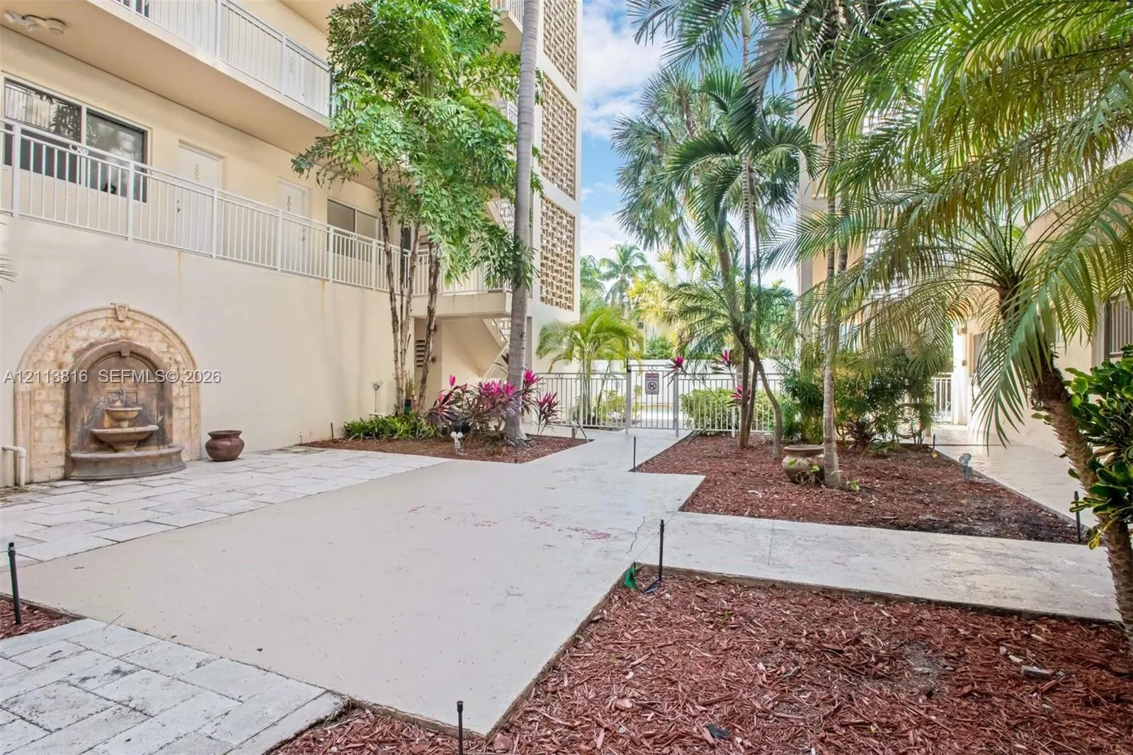 10001 W Bay Harbor Drive #208