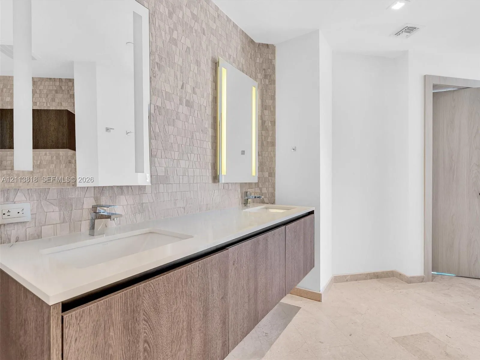 88 SW 7th Street #2011 (corner)