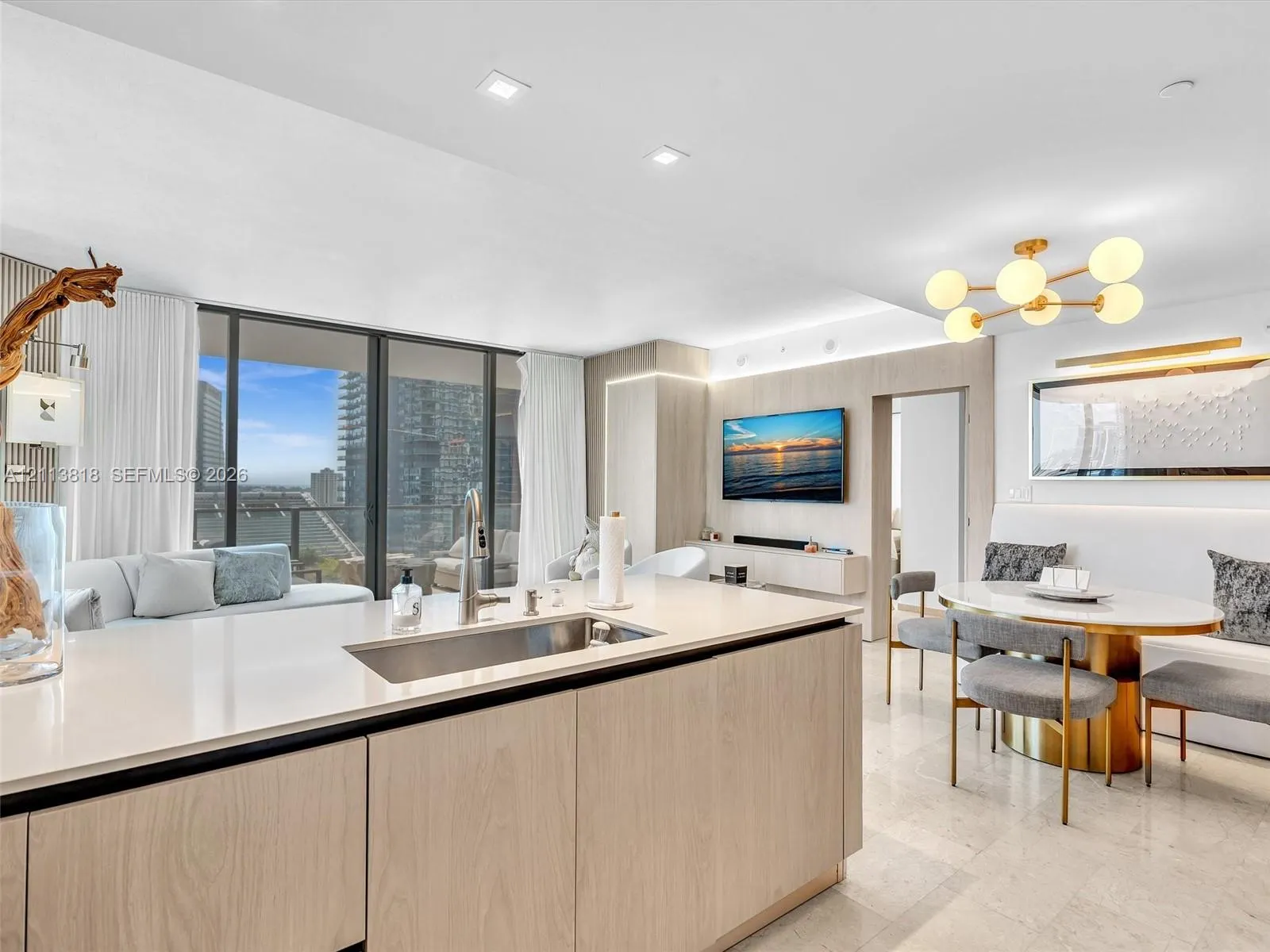 88 SW 7th Street #2011 (corner)