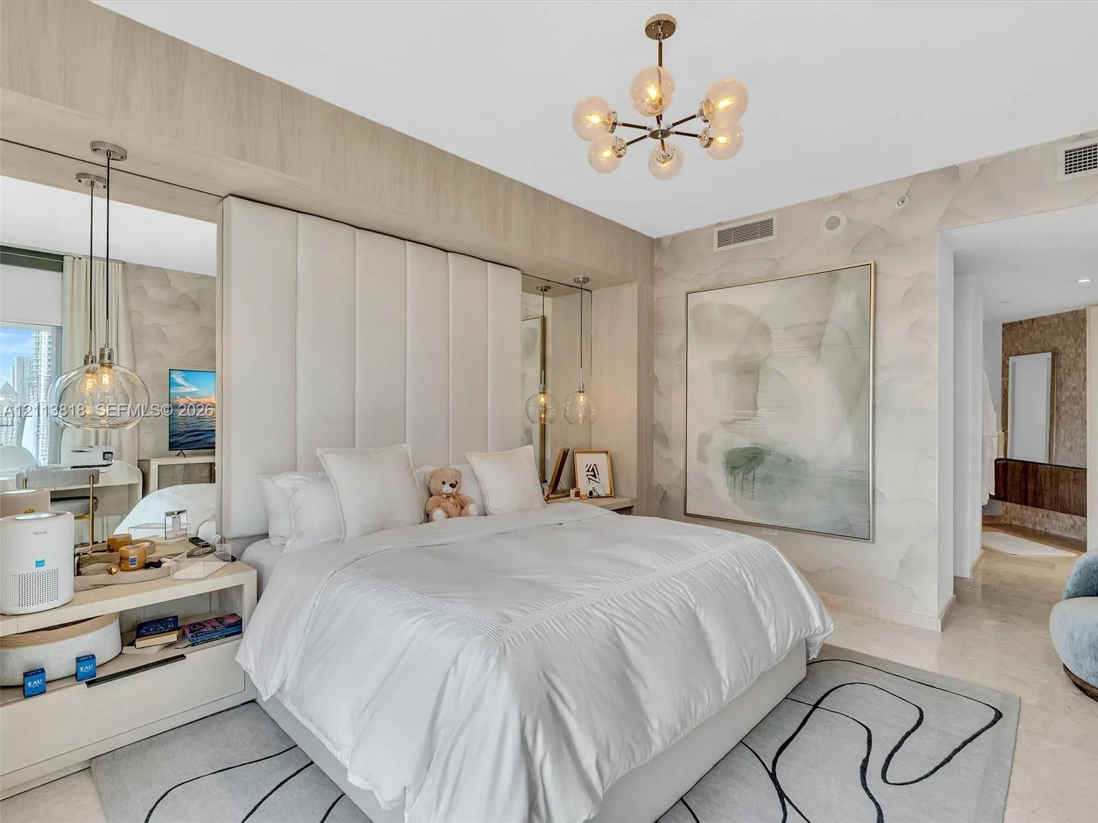 88 SW 7th Street #2011 (corner)