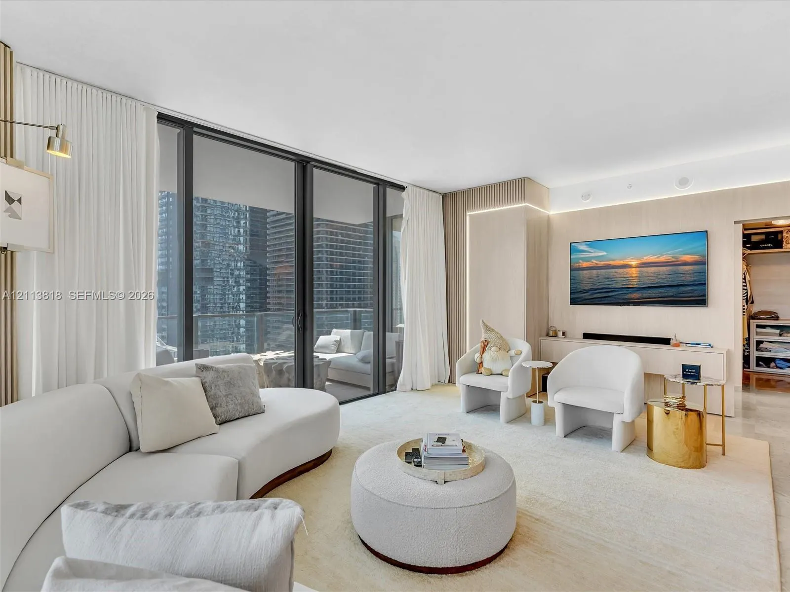 88 SW 7th Street #2011 (corner)