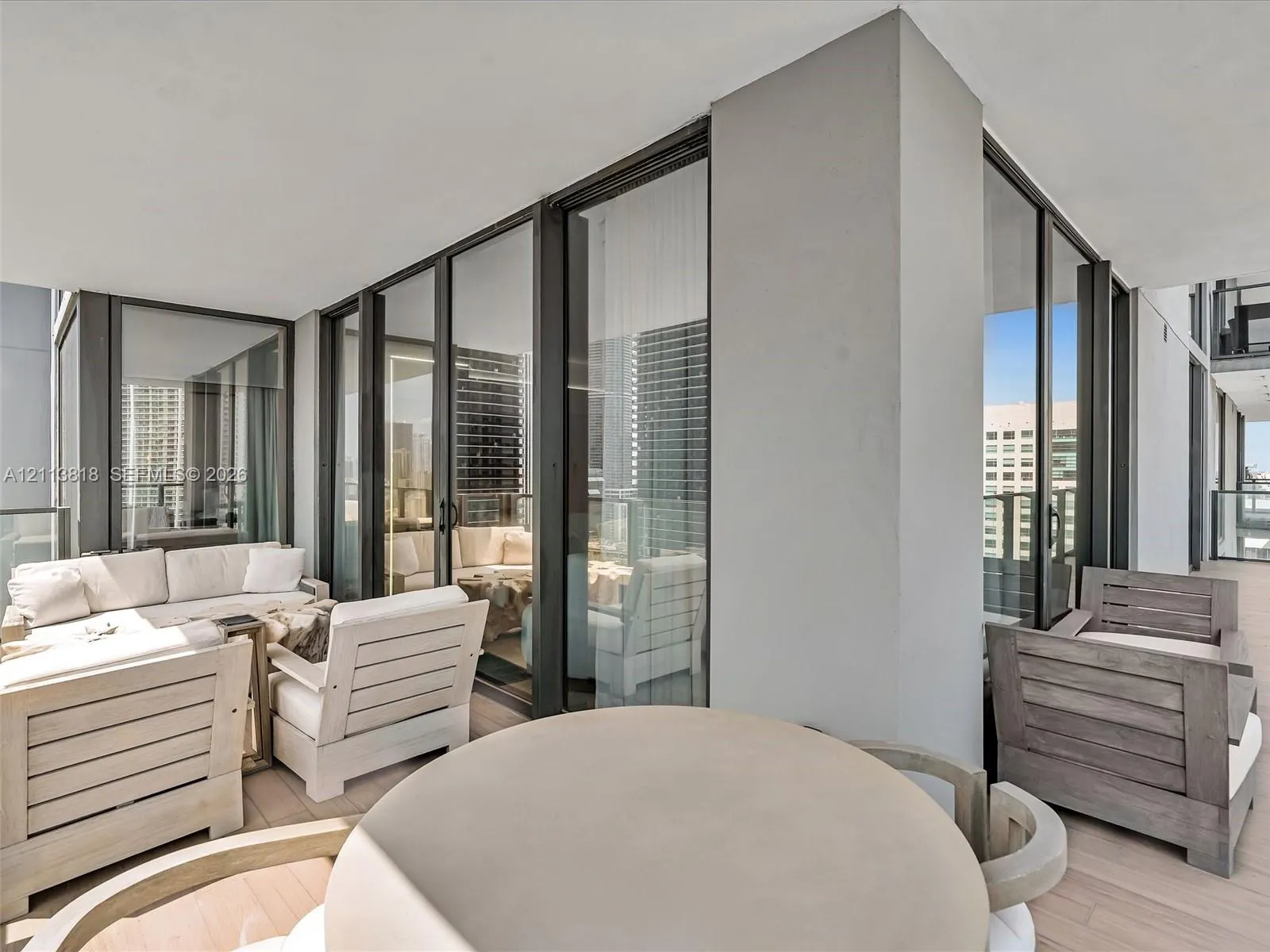 88 SW 7th Street #2011 (corner)
