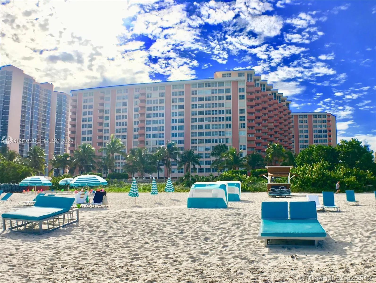 2899 Collins Avenue #848
