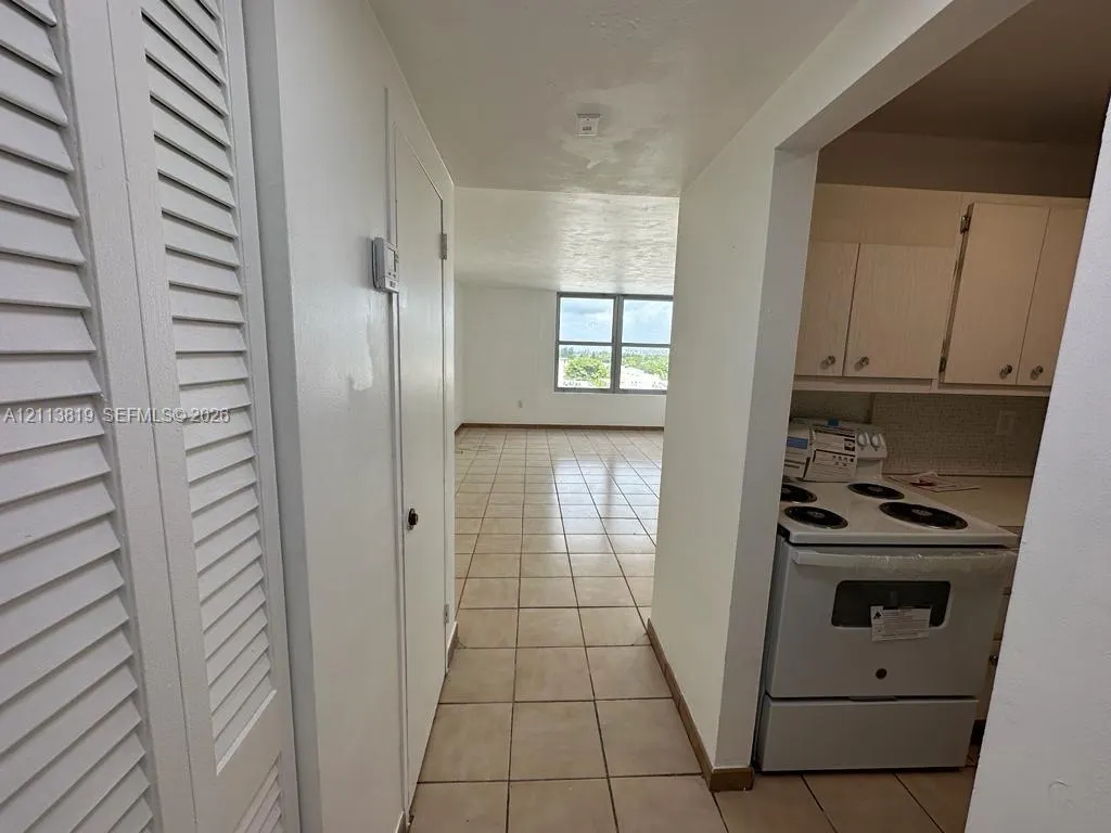 2899 Collins Avenue #848