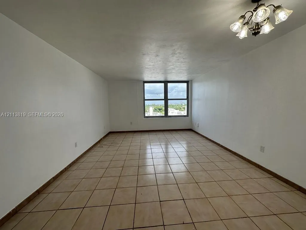 2899 Collins Avenue #848