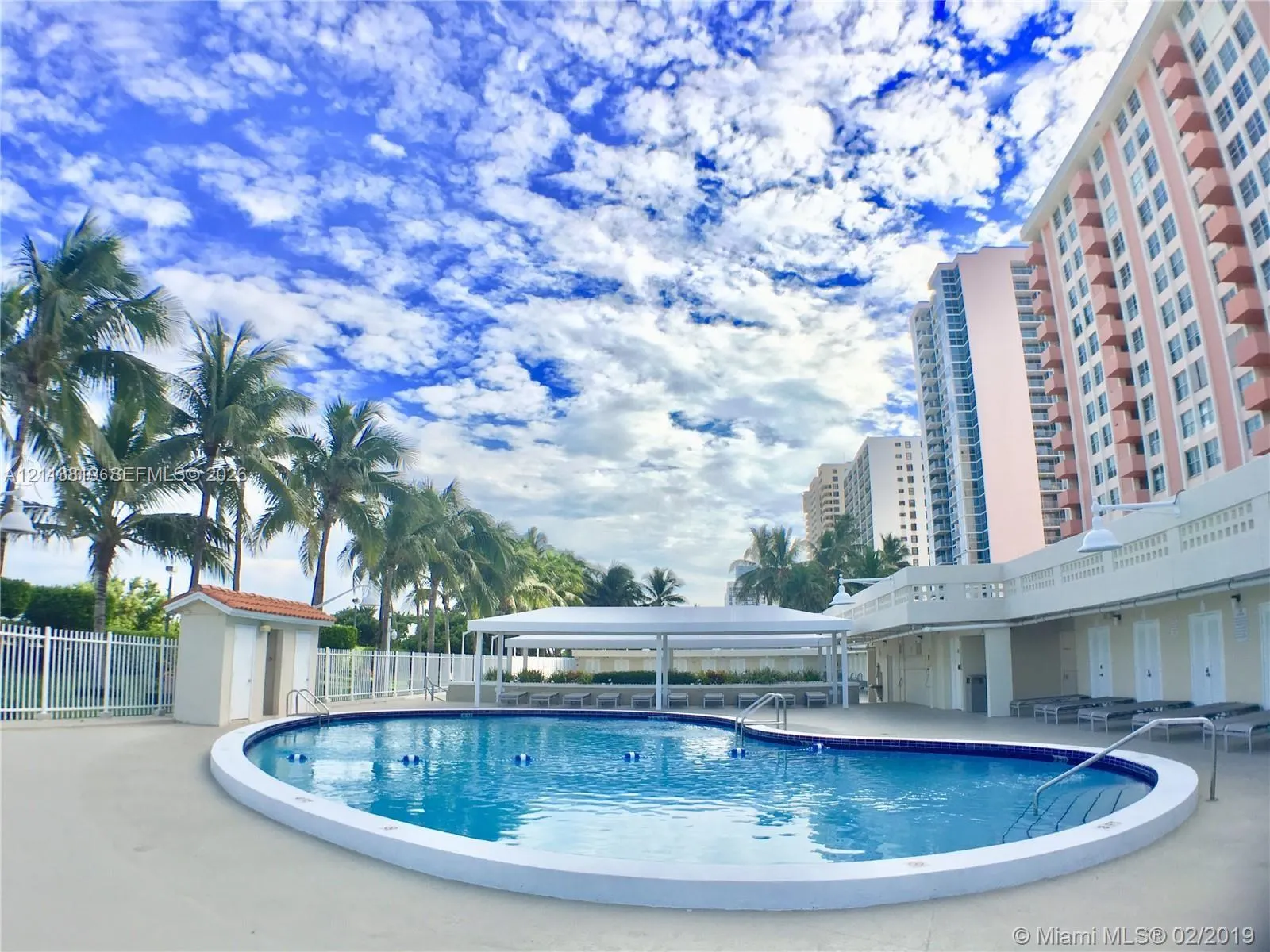 2899 Collins Avenue #848
