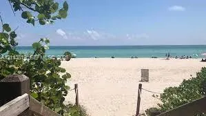 2899 Collins Avenue #848