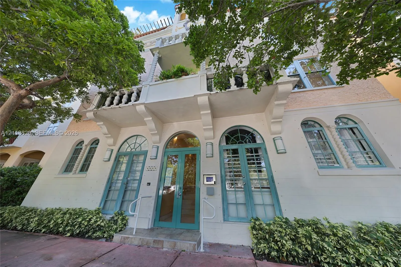 227 Michigan Avenue #406