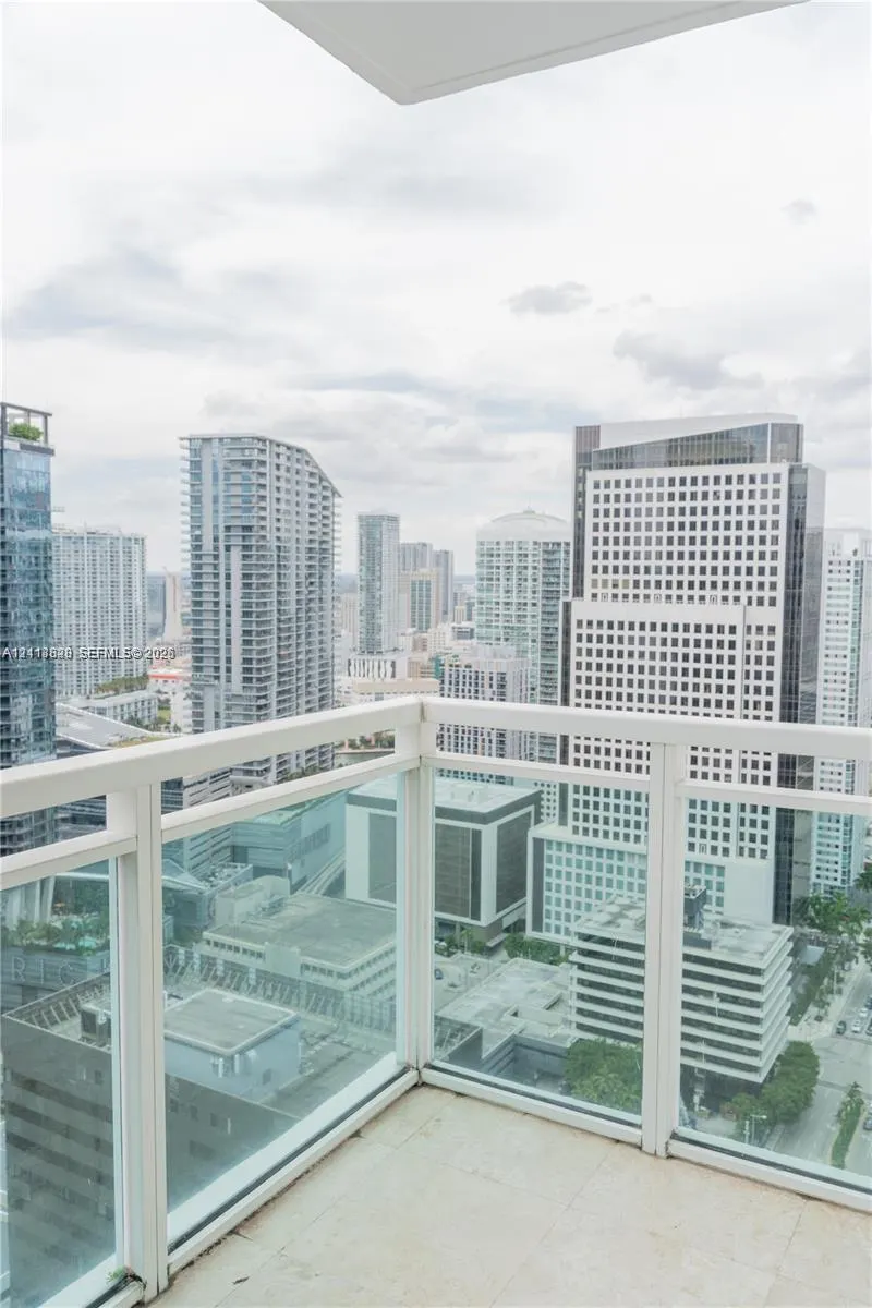 951 Brickell Avenue #3903