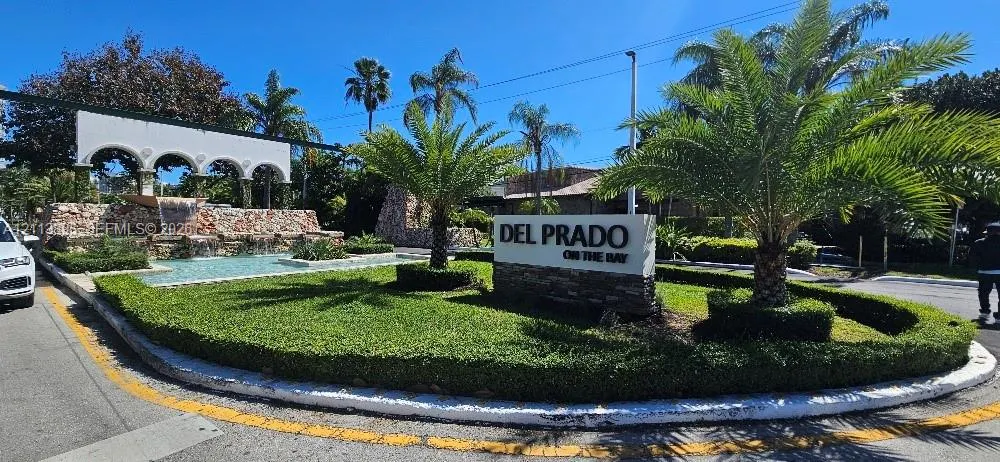 18011 Biscayne Boulevard #702