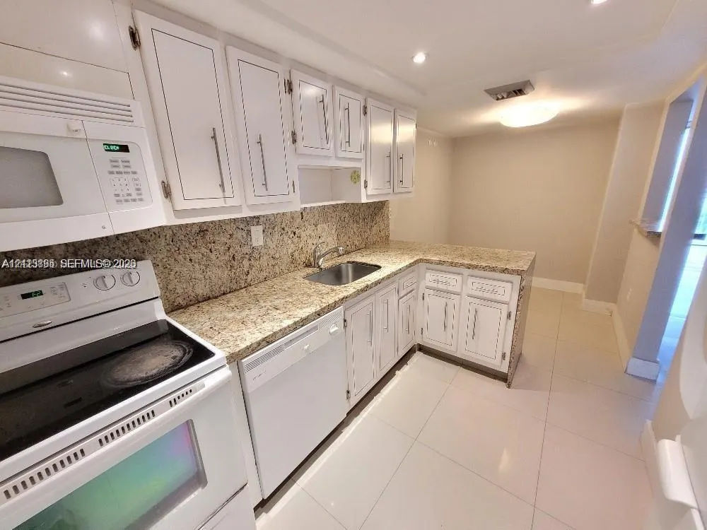 18011 Biscayne Boulevard #702