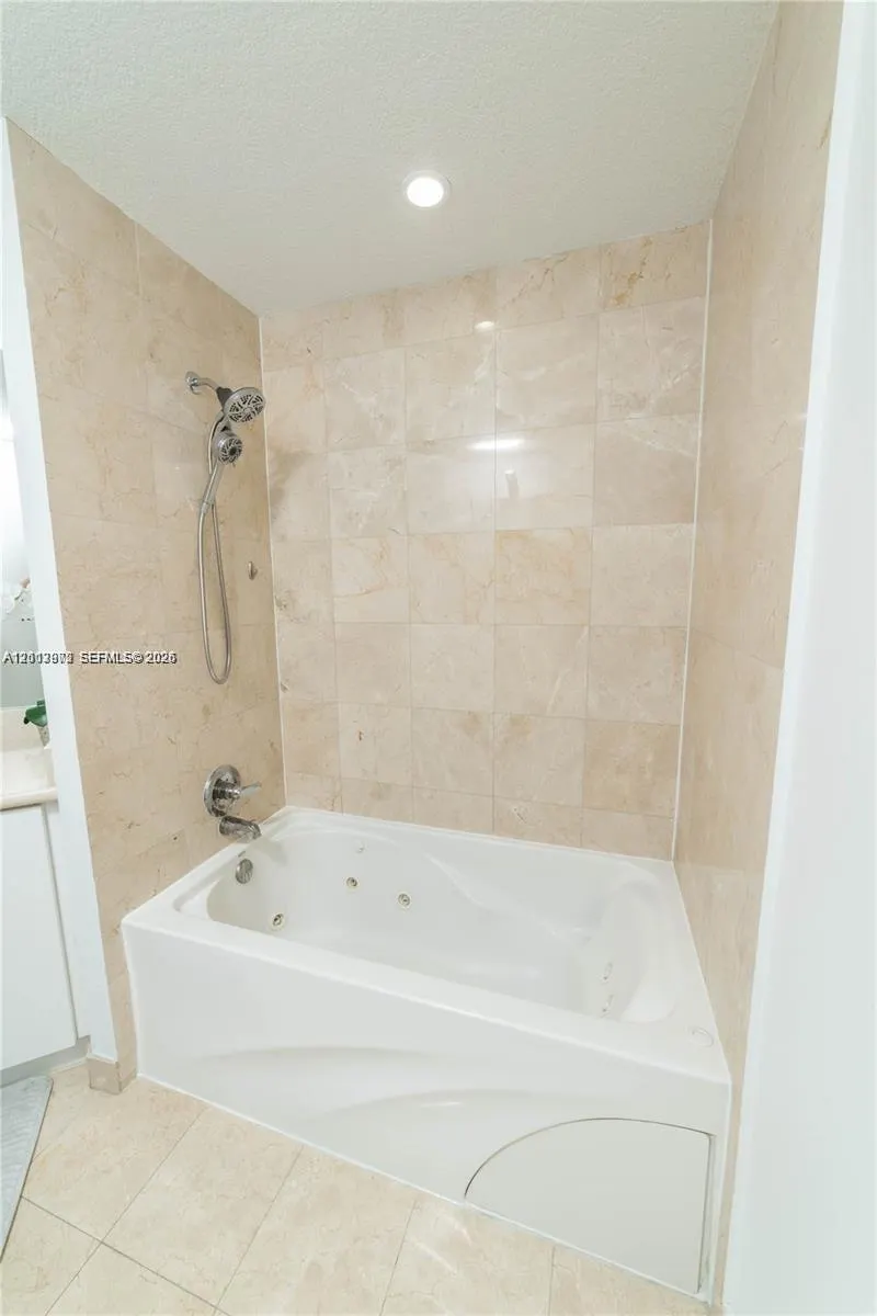 6515 Collins Avenue #1609