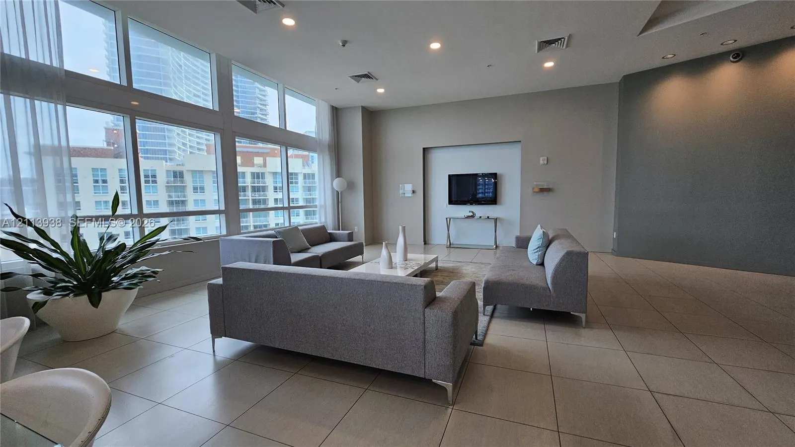 1900 N Bayshore Drive #1617