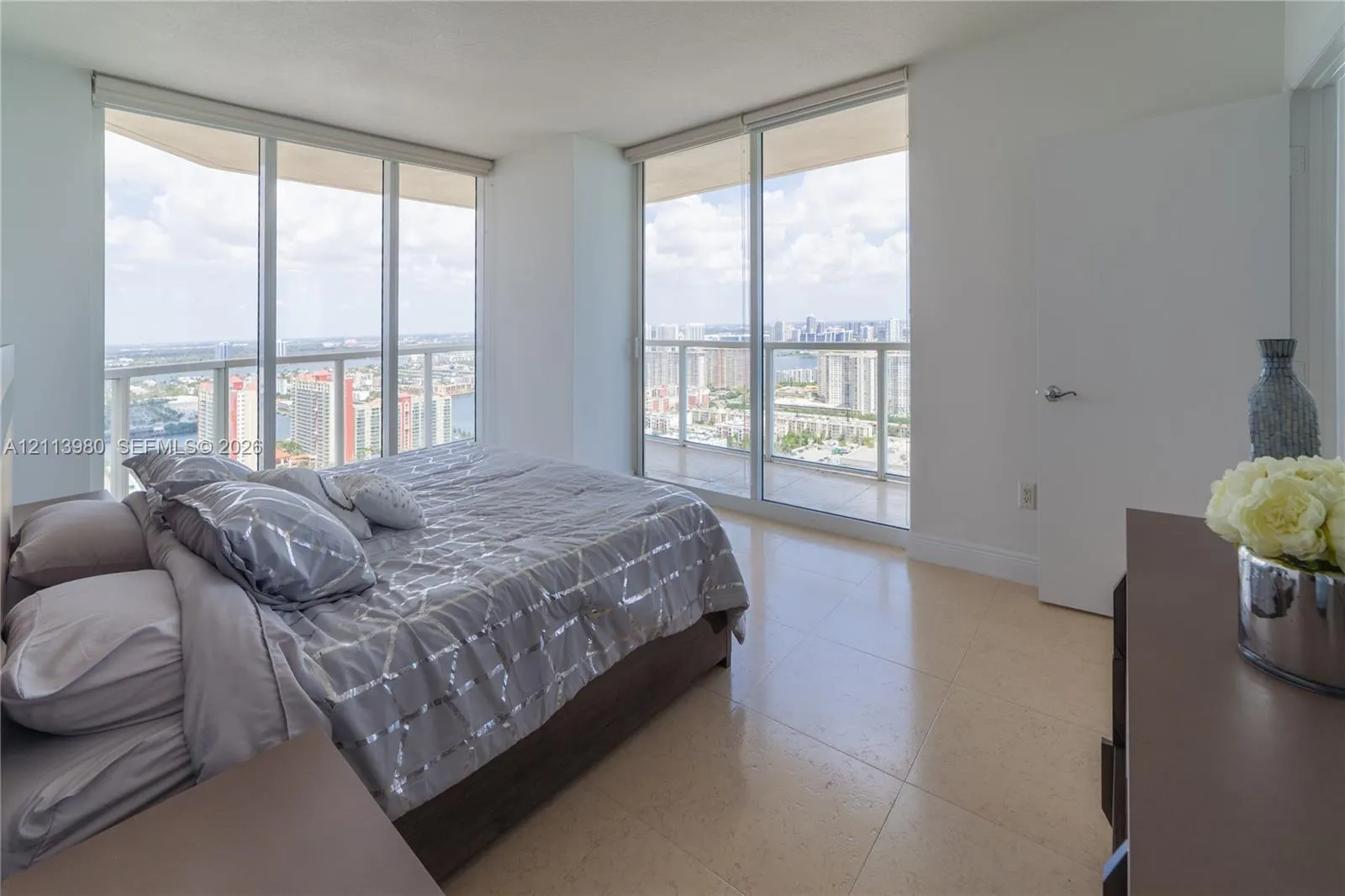 16699 Collins Ave(avlbnow #3707
