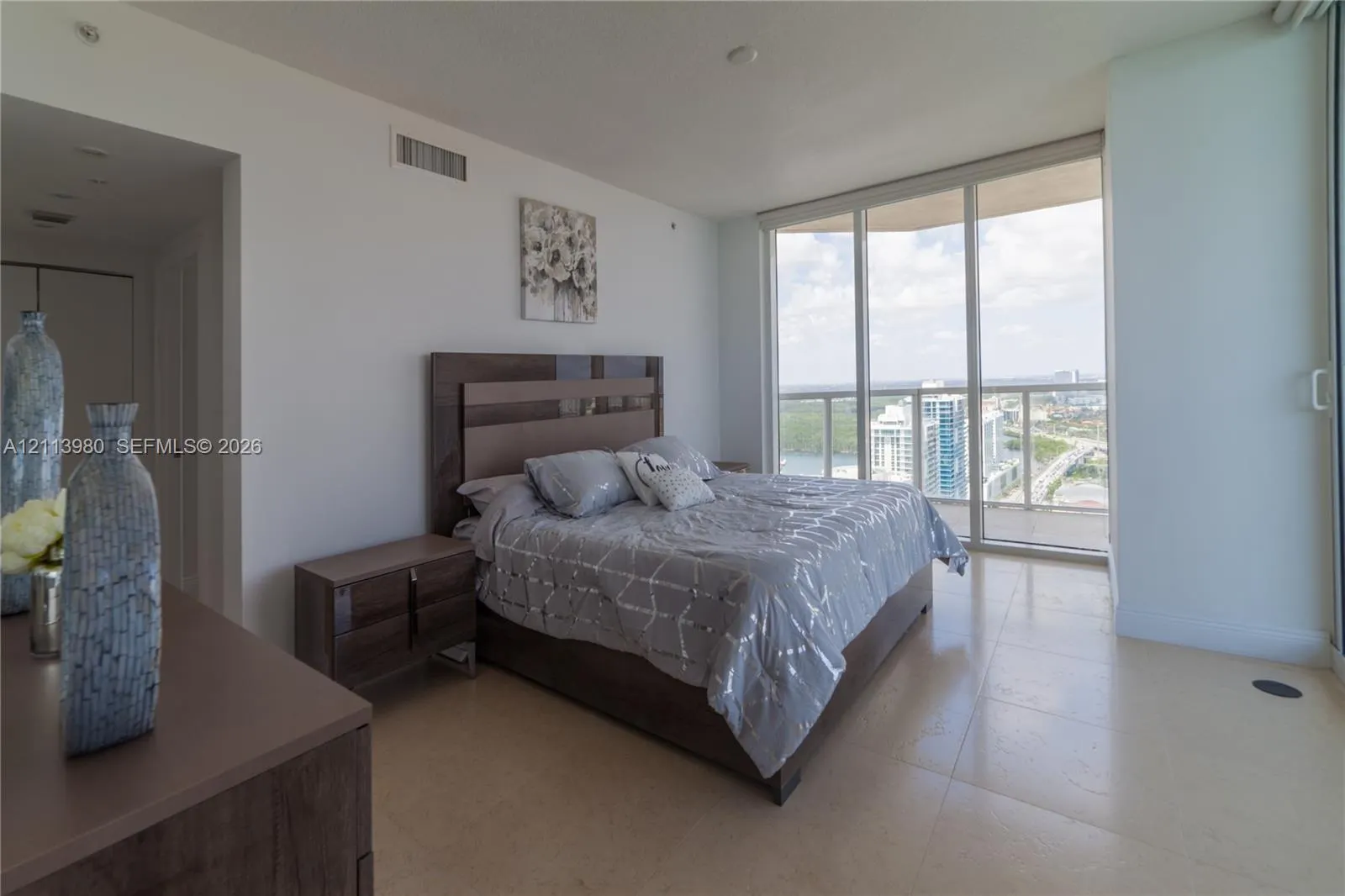 16699 Collins Ave(avlbnow #3707