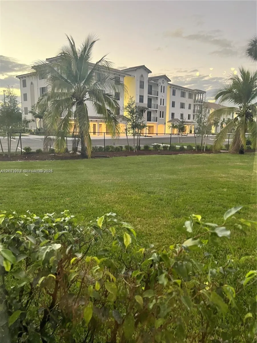 9355 SW 8th Street #124