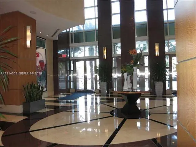 244 Biscayne Boulevard #1404