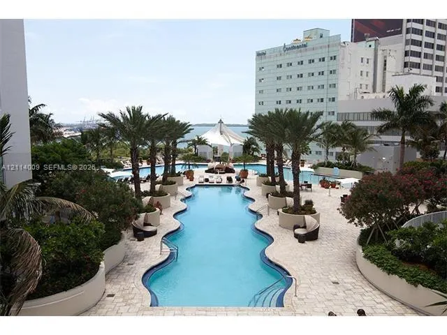 244 Biscayne Boulevard #1404