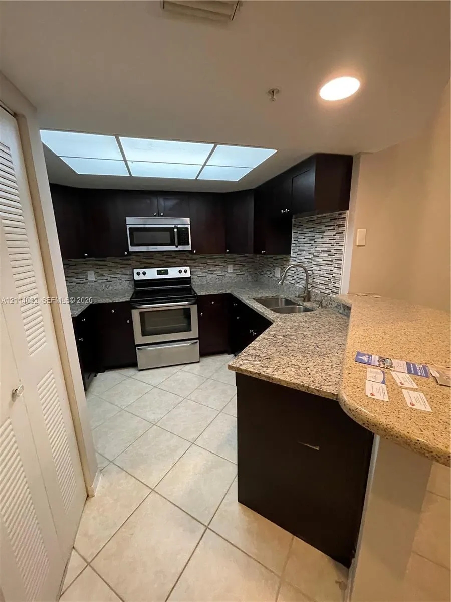 4177 N Haverhill Road #821