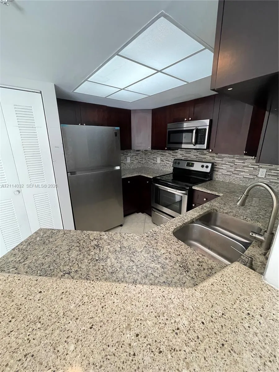 4177 N Haverhill Road #821