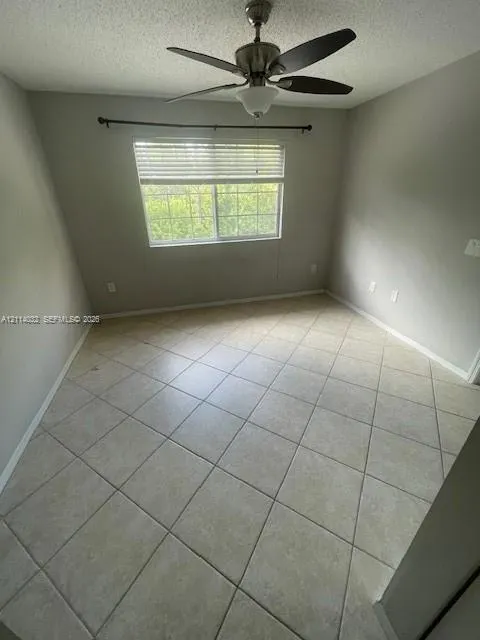 4177 N Haverhill Road #821