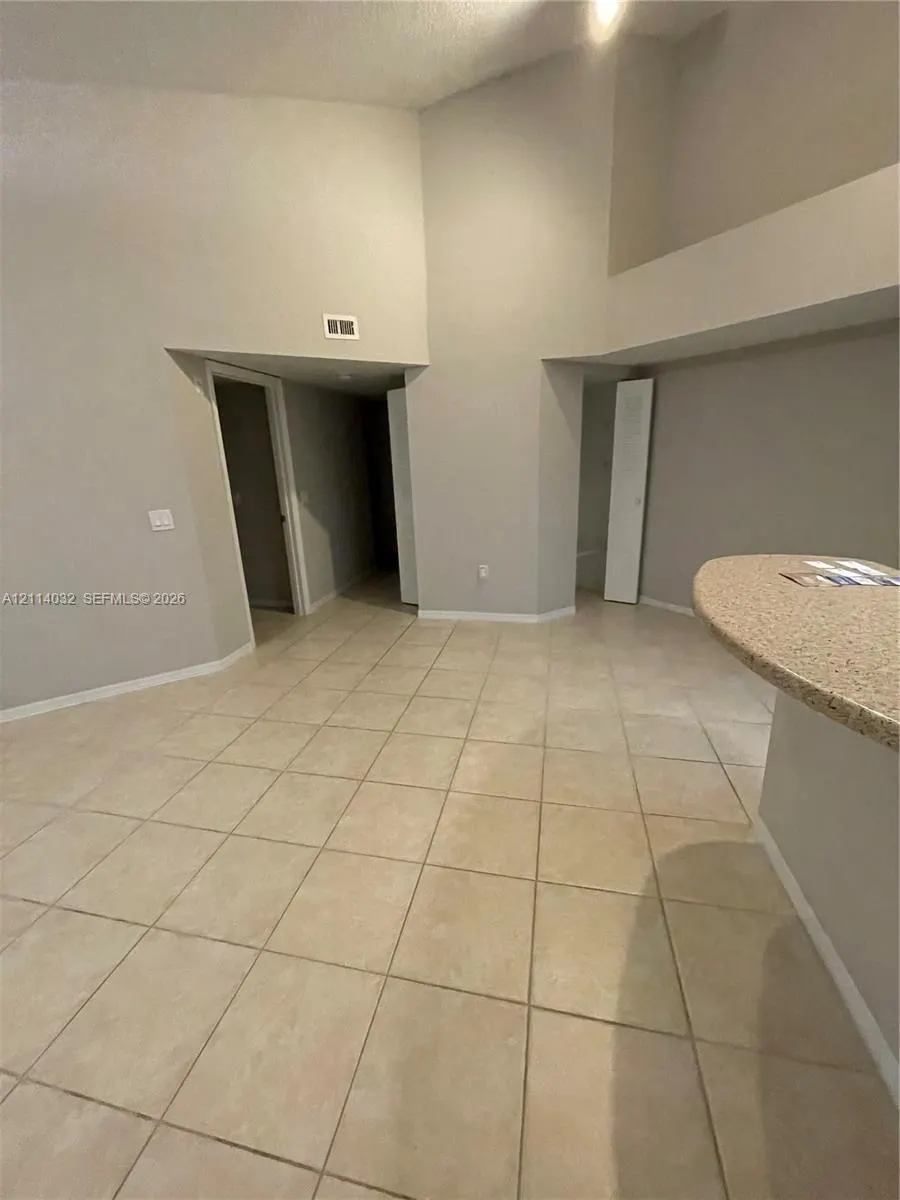 4177 N Haverhill Road #821