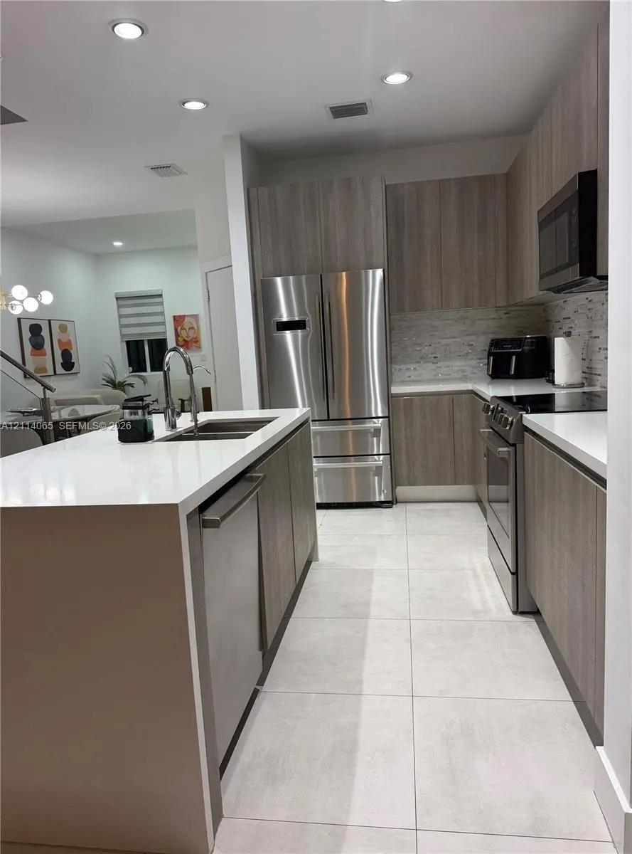 7184 NW 103rd Path