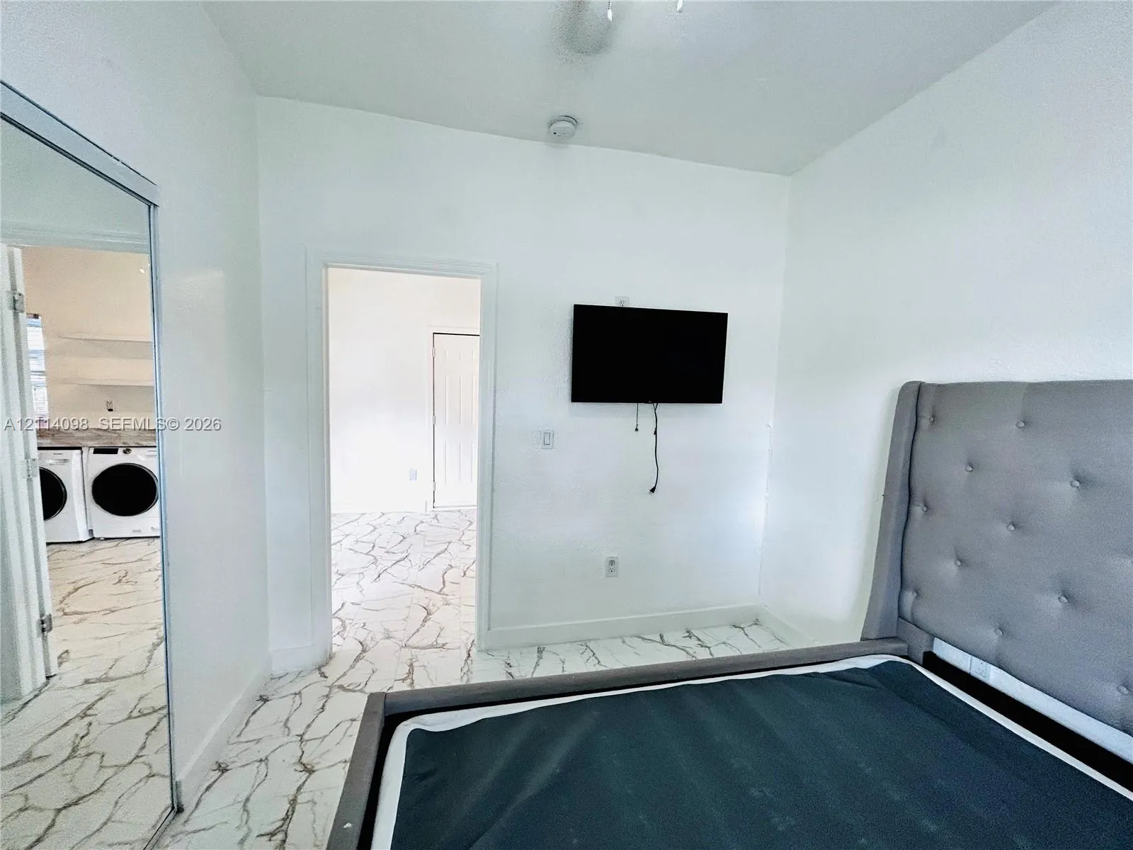 2935 NW 14th Avenue #1