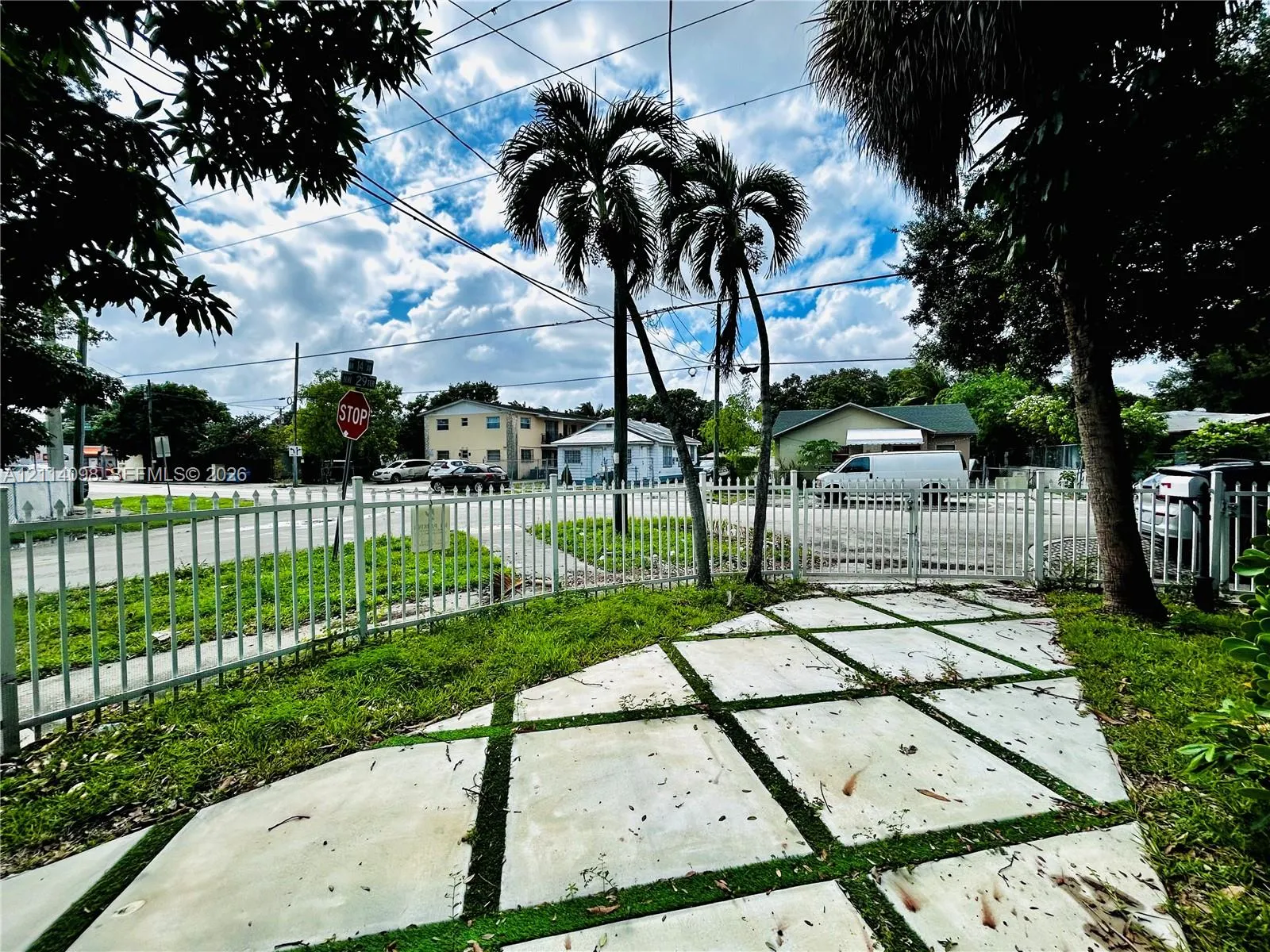 2935 NW 14th Avenue #1