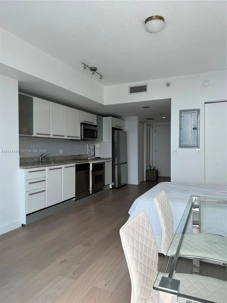 185 SW 7th Street #3406
