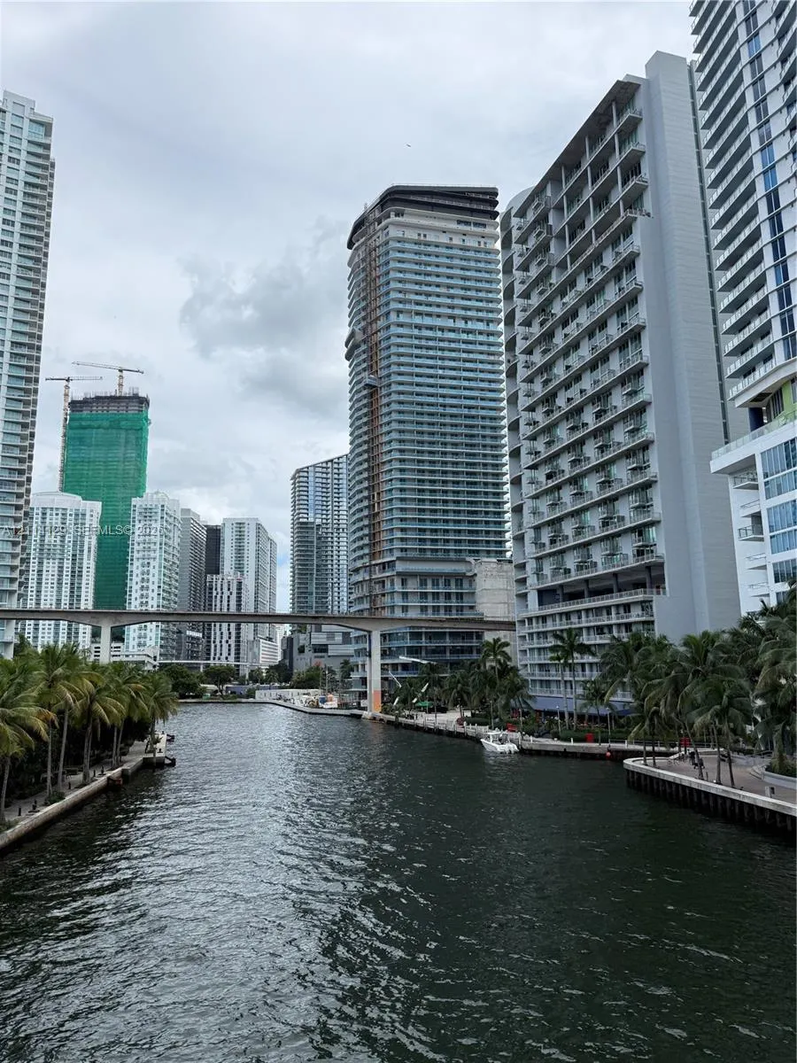 185 SW 7th Street #3406