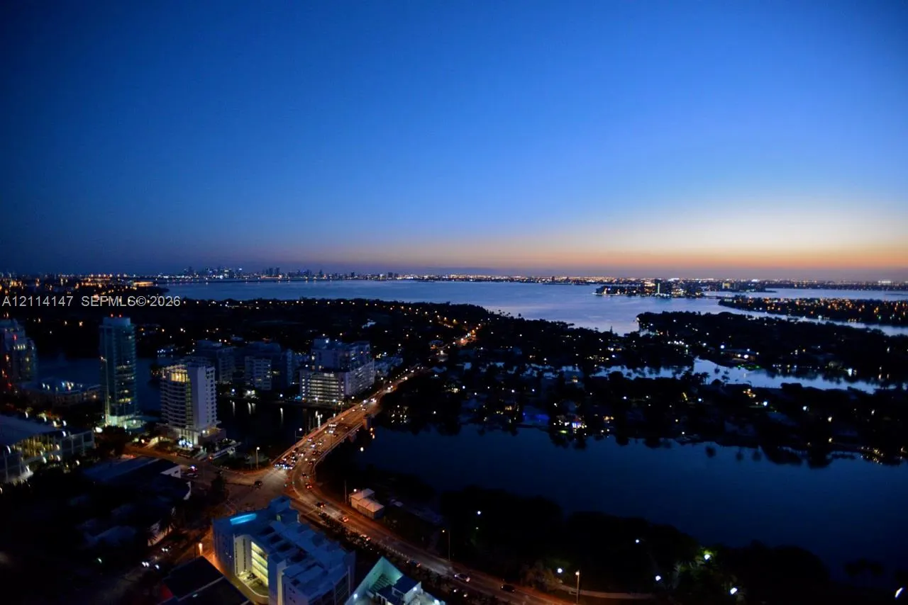 6365 Collins Avenue #3908