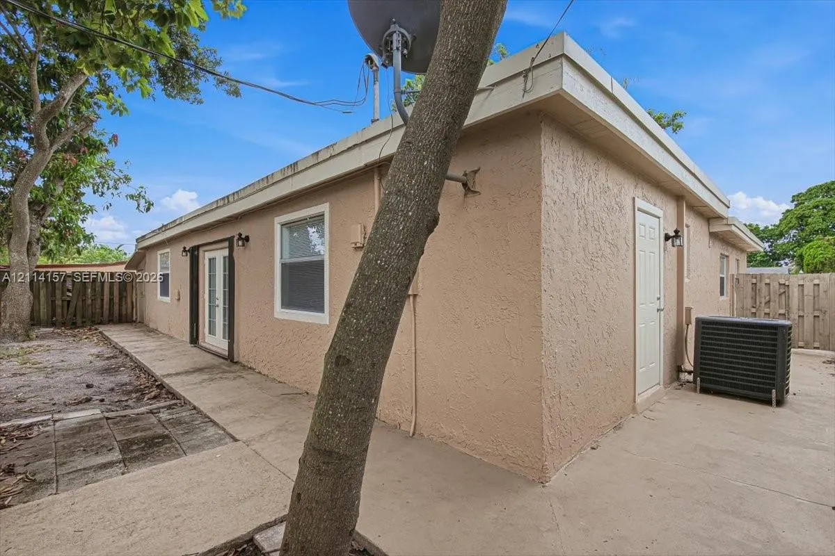 2580 NW 62nd Avenue