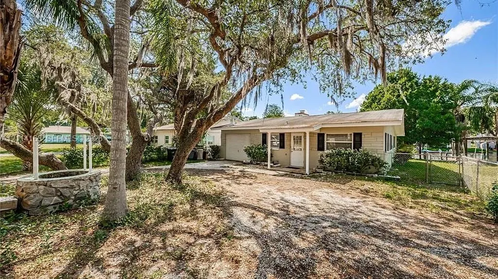 1154 Lagoon Road