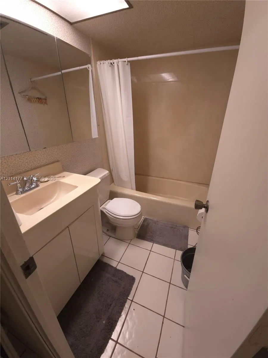 1731 SE 15th Street #403