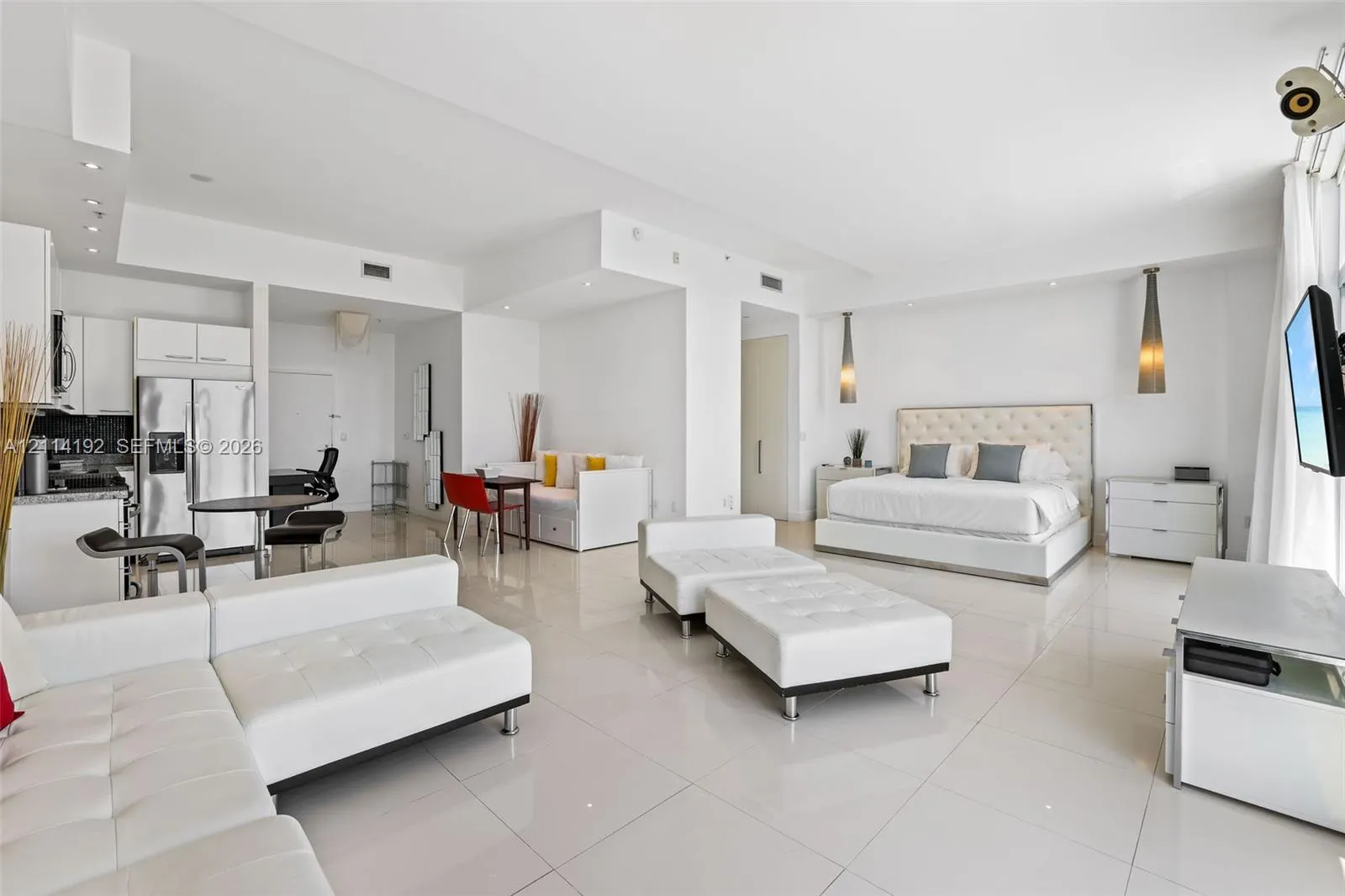 2001 Meridian Avenue #506