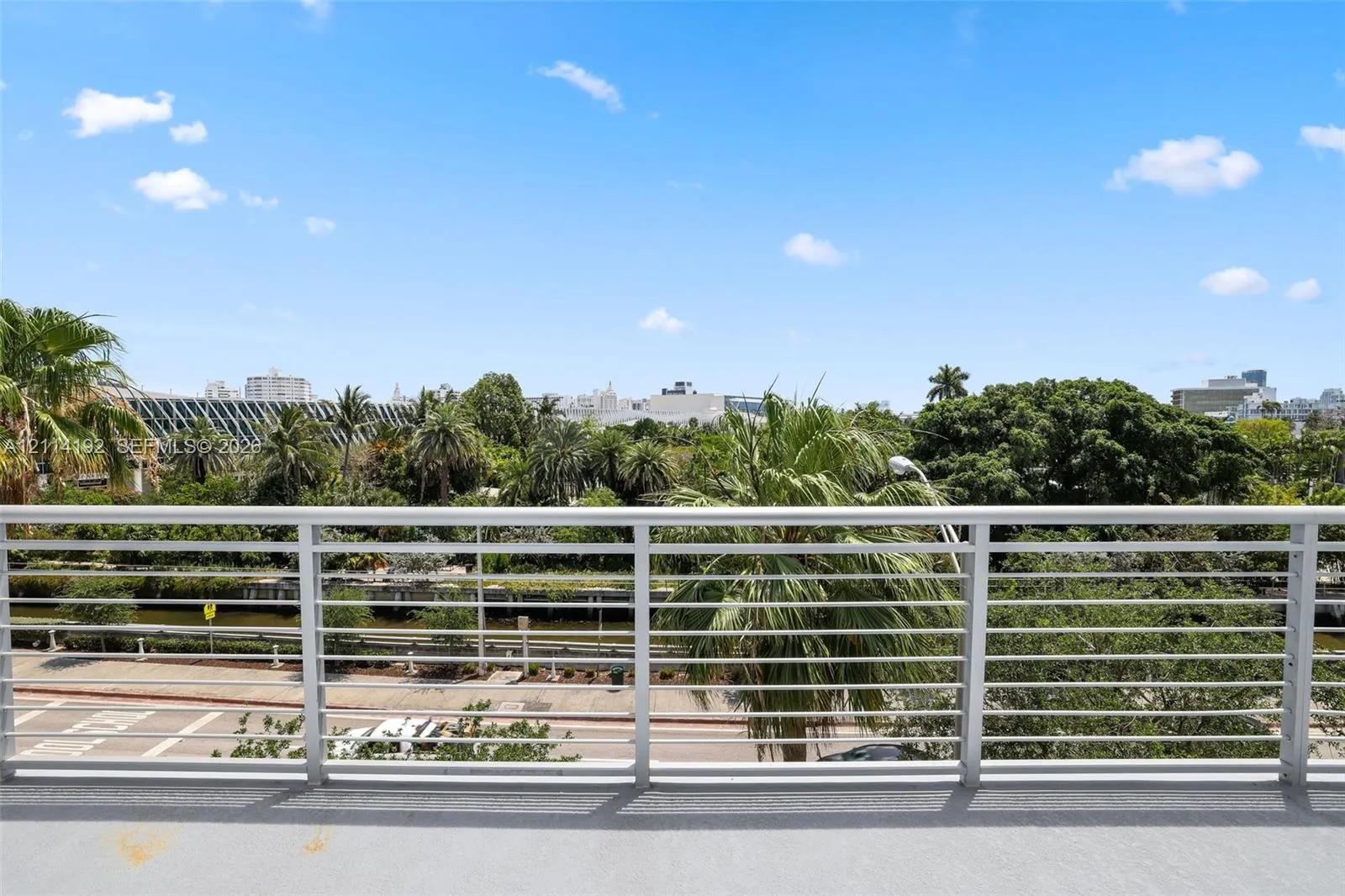 2001 Meridian Avenue #506