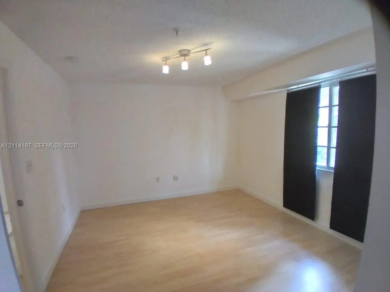 2821 NE 185th Street #401