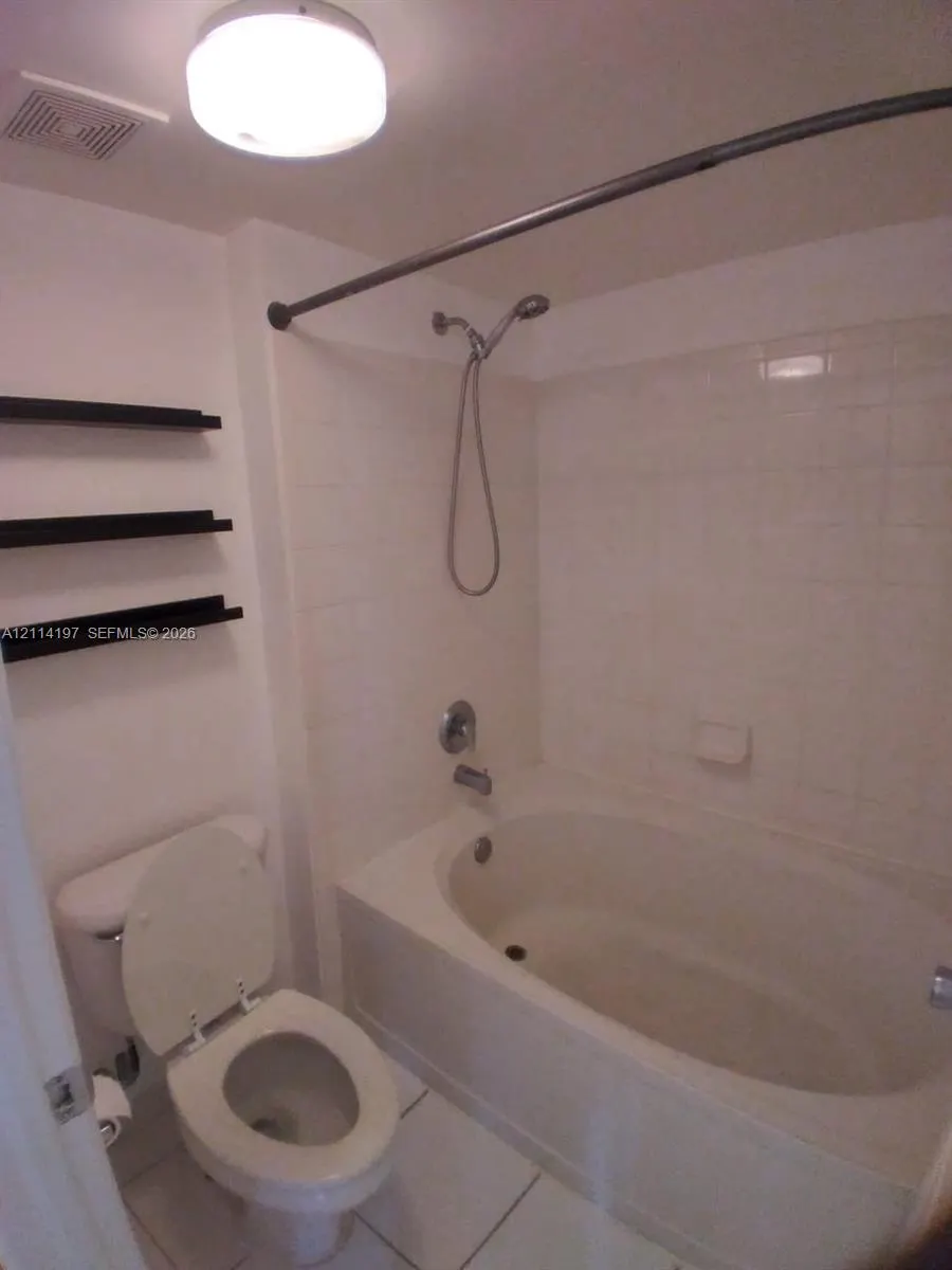 2821 NE 185th Street #401