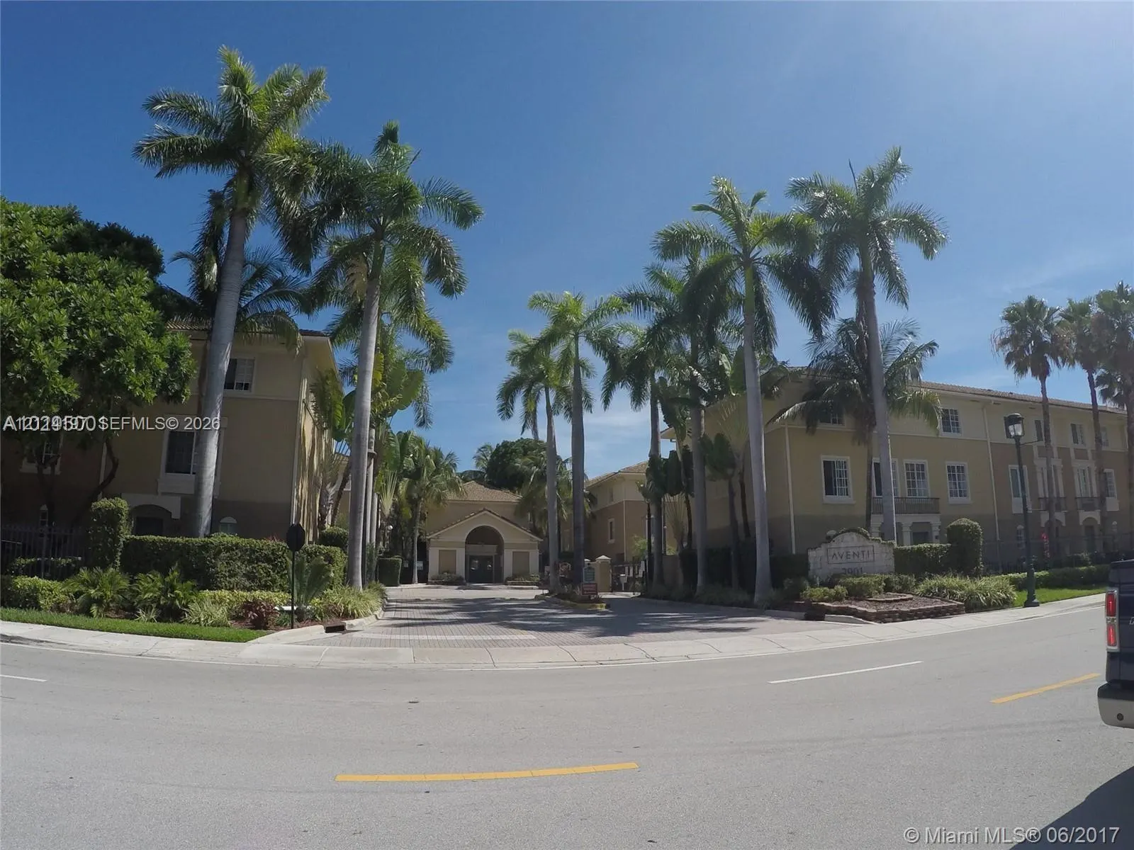 2821 NE 185th Street #401